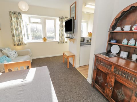 Cottage | 1 bedroom, individually decorated, individually furnished, free WiFi