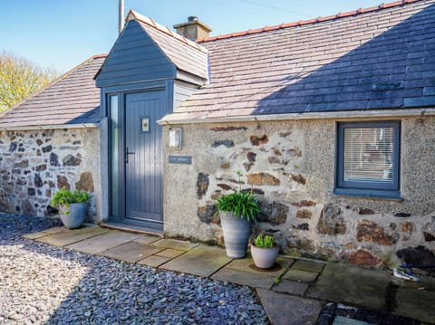 Cottage | Front of property