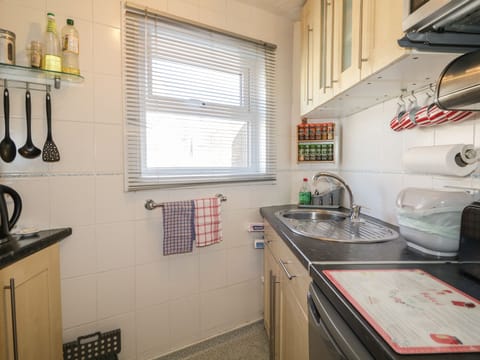 Cottage | Private kitchen | Cookware/dishes/utensils