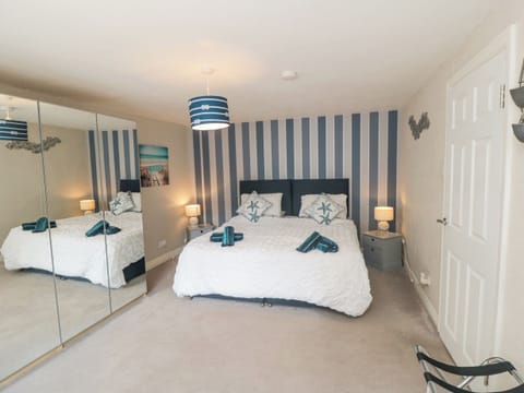 Cottage | 2 bedrooms, individually decorated, individually furnished, free WiFi