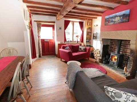 Cottage | Living room | TV