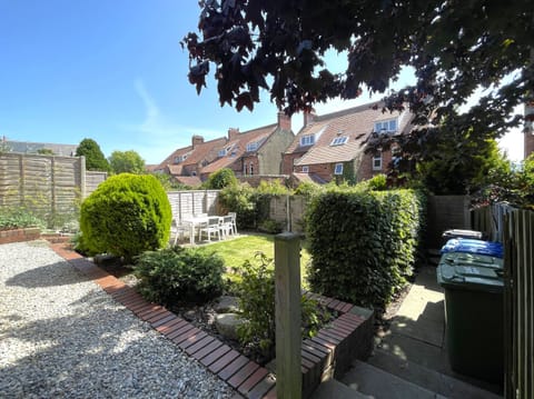 Cottage | Outdoor dining