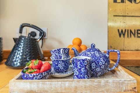 Cottage | Private kitchen | Cookware/dishes/utensils