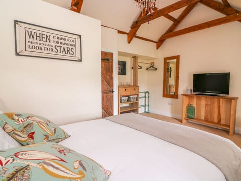 Cottage | 2 bedrooms, individually decorated, individually furnished, free WiFi