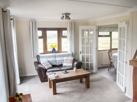 Cottage | Living room | TV, DVD player