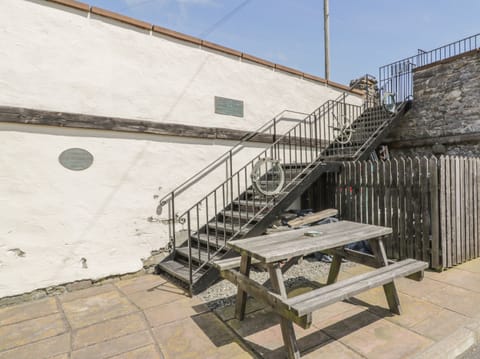 Cottage | Property grounds