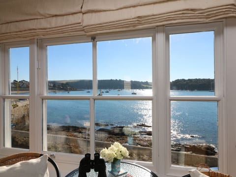 Cottage | 2 bedrooms, individually decorated, individually furnished, free WiFi