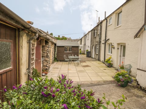 Cottage | Property grounds