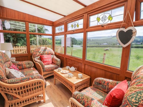 Cottage | Living room | TV