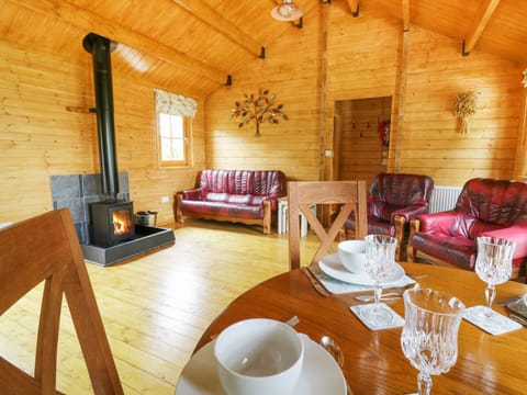Cottage | Dining