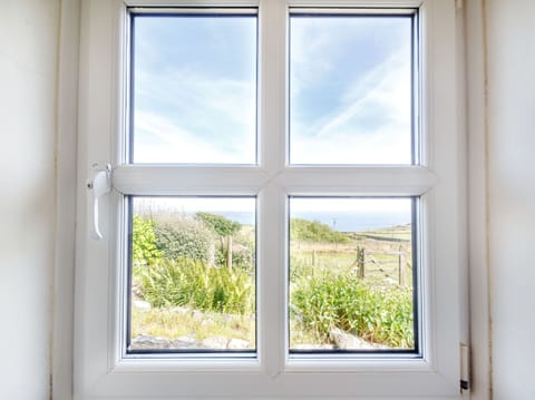 Cottage | 3 bedrooms, individually decorated, individually furnished