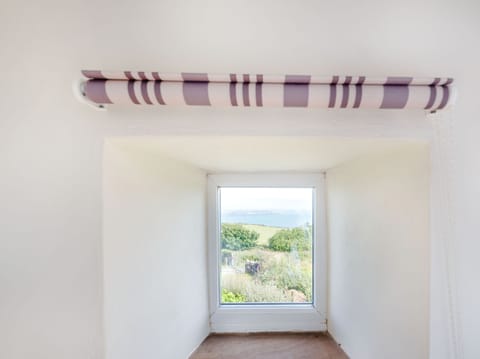 Cottage | 3 bedrooms, individually decorated, individually furnished