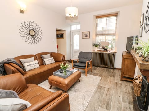 Cottage | Living room | TV