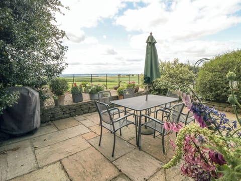 Cottage | Property grounds