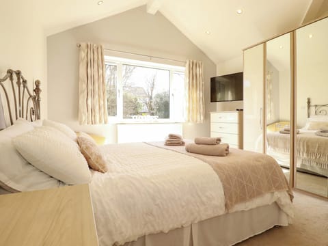 Cottage | 1 bedroom, individually decorated, individually furnished, free WiFi