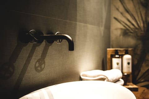 Junior Triple Room, Multiple Beds, Non Smoking | Bathroom sink