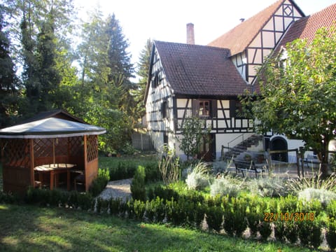 House, 3 Bedrooms (exclusive 350 Euro Kaution) | WiFi (free), individually decorated, individually furnished, bed sheets