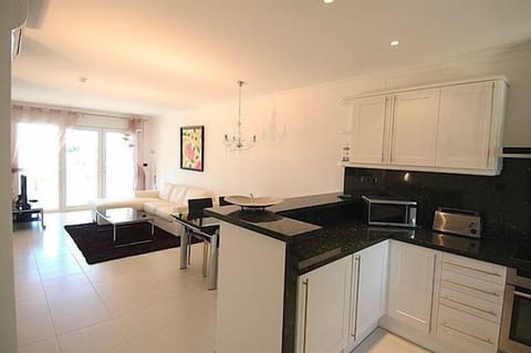 Standard Apartment, 1 Bedroom | Private kitchen | Fridge, microwave, dishwasher, coffee/tea maker