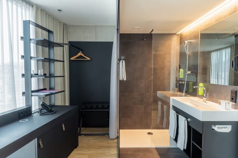 Extended Room Low | 1 bedroom, hypo-allergenic bedding, minibar, in-room safe