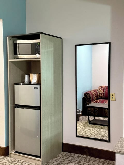 Fridge, microwave, stovetop