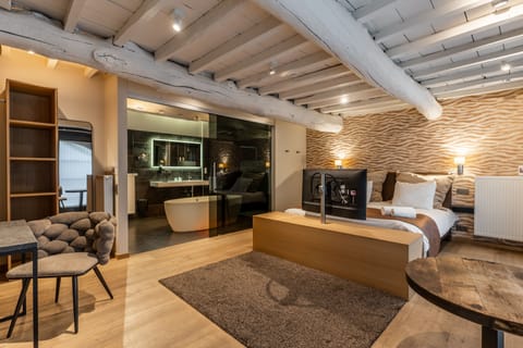 Suite | Premium bedding, memory foam beds, desk, blackout drapes