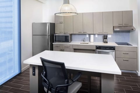 Fridge, microwave, coffee/tea maker