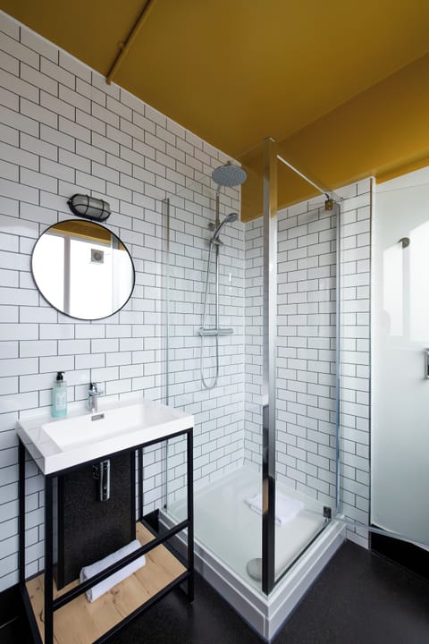 Free toiletries, soap, shampoo, toilet paper