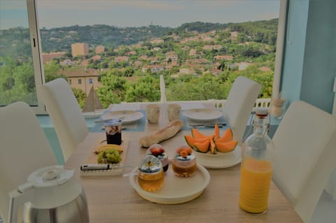 Free breakfast