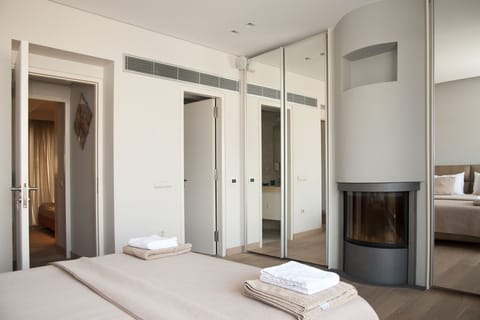 Apartment | 2 bedrooms, in-room safe, iron/ironing board, travel crib