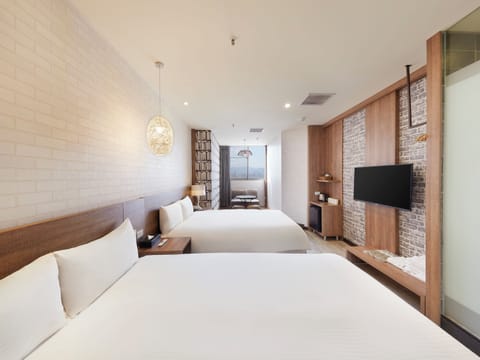 Luxury Quadruple Room | Desk, blackout drapes, iron/ironing board, free WiFi