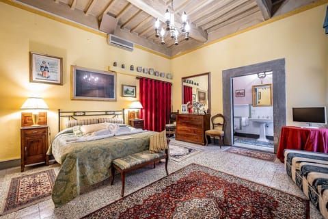 Individually decorated, individually furnished, desk, laptop workspace