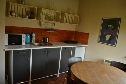Cottage | Private kitchen | Fridge, microwave, stovetop, espresso maker