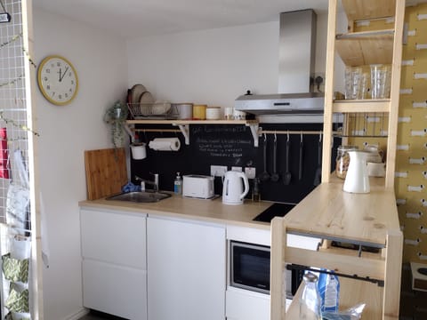Double Room, Sea View | Private kitchen | Fridge, microwave, oven, stovetop