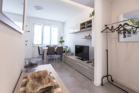 Apartment, 2 Bedrooms | Room amenity