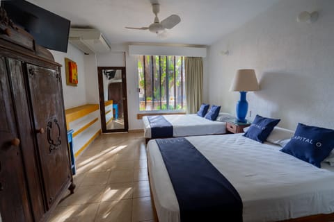 Deluxe Double Room | Iron/ironing board, bed sheets