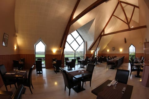 Lunch and dinner served, French cuisine