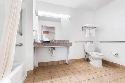 Room, 1 Queen Bed, Accessible, Non Smoking (Mobility) | Desk, blackout drapes, iron/ironing board, free cribs/infant beds