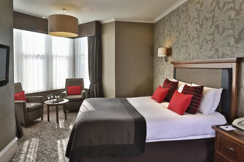 Standard Room, 1 Double Bed, Non Smoking | Desk, iron/ironing board, free cribs/infant beds, rollaway beds