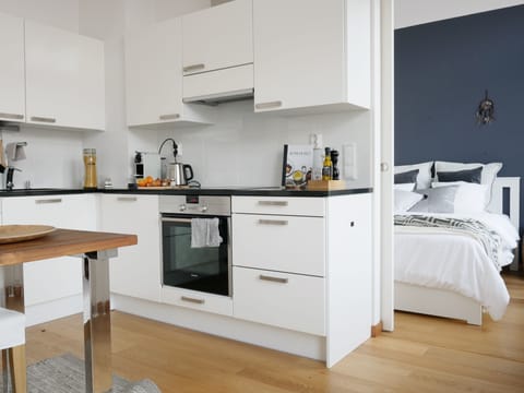 1 bedroom, hypo-allergenic bedding, individually furnished