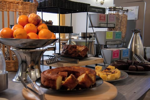 Daily buffet breakfast (EUR 9 per person)