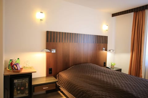 In-room safe, blackout drapes, cribs/infant beds, rollaway beds