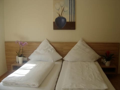 Desk, blackout drapes, free WiFi, bed sheets