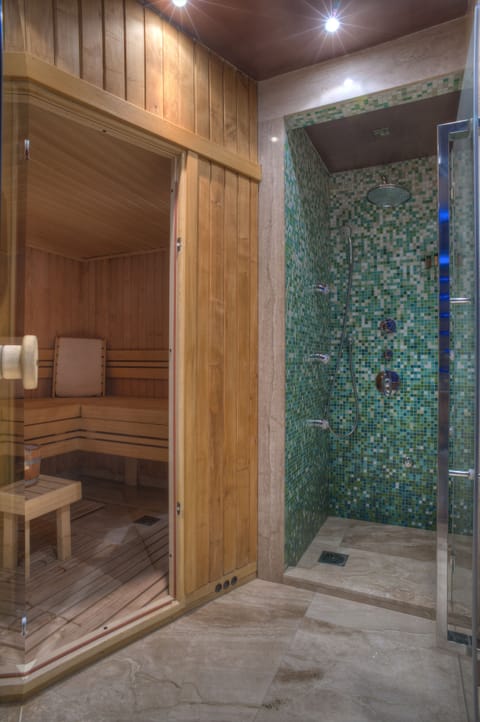 Body treatments, aromatherapy, deep-tissue massages, Swedish massages