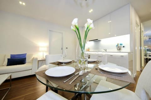 Apartment, Sea View | In-room dining