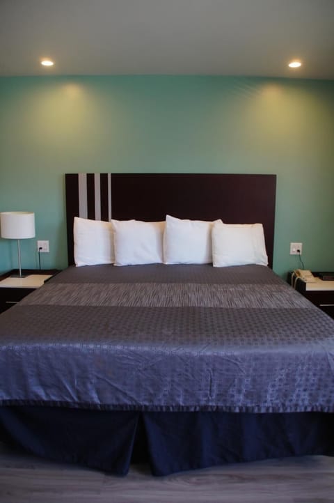 Pillowtop beds, desk, laptop workspace, iron/ironing board