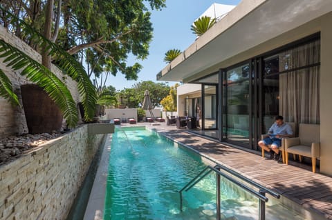 Outdoor pool, sun loungers