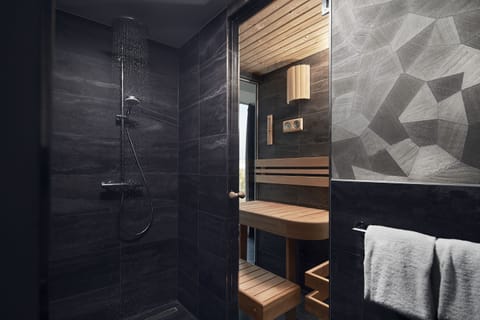 Wellness Room | Premium bedding, in-room safe, desk, soundproofing