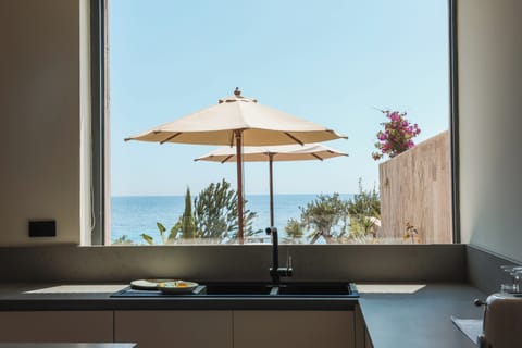 Presidential Villa | Private kitchenette