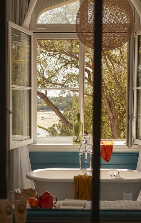 Romantic Suite, Non Smoking, Sea View (Main building) | Premium bedding, in-room safe, blackout drapes, soundproofing