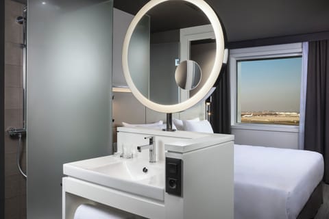 The Innside Room | Bathroom | Eco-friendly toiletries, towels, soap, shampoo